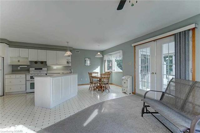 5 Copeland St, House detached with 2 bedrooms, 2 bathrooms and 6 parking in Penetanguishene ON | Image 7