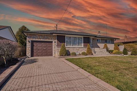 858 Glenforest St, House detached with 3 bedrooms, 2 bathrooms and 3 parking in Oshawa ON | Card Image