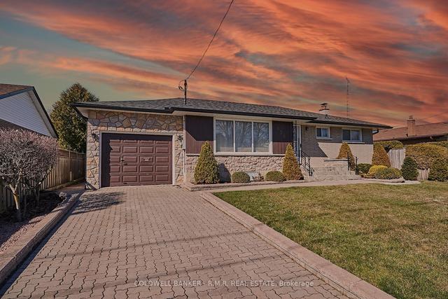858 Glenforest St, House detached with 3 bedrooms, 2 bathrooms and 3 parking in Oshawa ON | Image 1