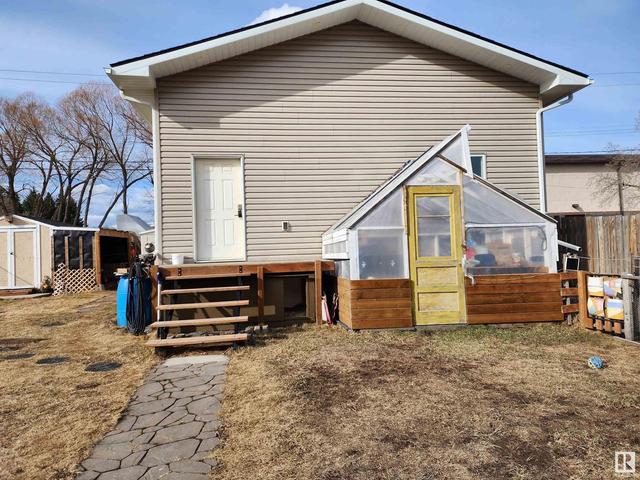 5122 52 Av, House detached with 2 bedrooms, 1 bathrooms and 4 parking in Elk Point AB | Image 47