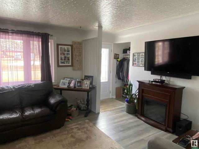 4808 50 St, House detached with 4 bedrooms, 1 bathrooms and null parking in Breton AB | Image 10