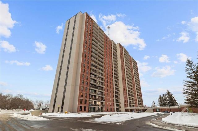 2111 - 665 Bathgate Drive, Condo with 3 bedrooms, 2 bathrooms and 1 parking in Ottawa ON | Card Image