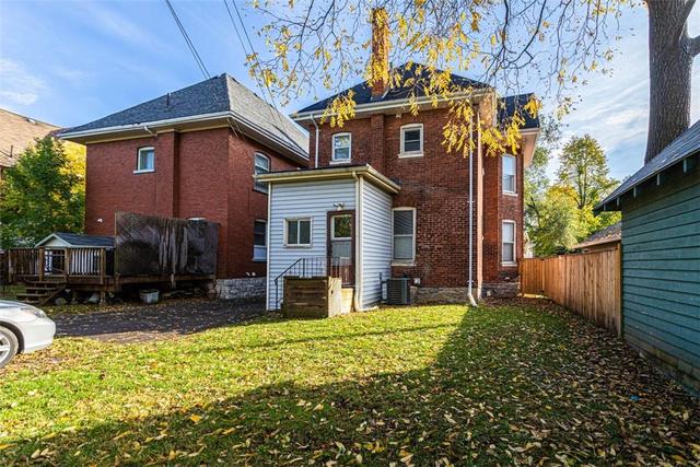 260 Park Avenue, House detached with 5 bedrooms, 2 bathrooms and 1 parking in Brantford ON | Image 21