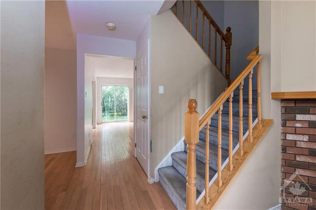 19 Pickwick Drive, House detached with 3 bedrooms, 3 bathrooms and 2 parking in Ottawa ON | Image 18