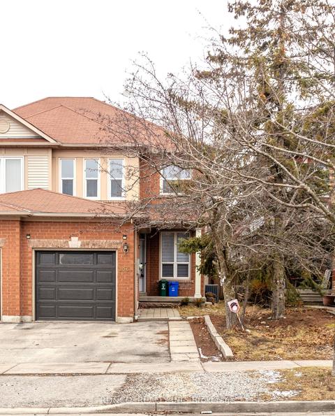 106 Waller St, Whitby, ON, L1R2K7 | Card Image