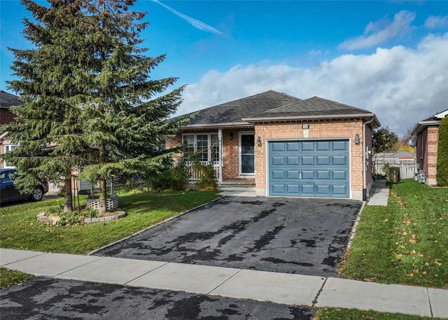 20 Jackson St, House detached with 2 bedrooms, 2 bathrooms and 3 parking in Barrie ON | Image 1