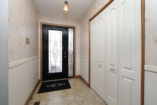 31 Tilley Dr, House detached with 4 bedrooms, 2 bathrooms and 4 parking in Toronto ON | Image 32
