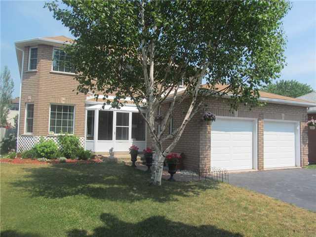 17 Neelands St, House detached with 4 bedrooms, 4 bathrooms and null parking in Barrie ON | Image 2