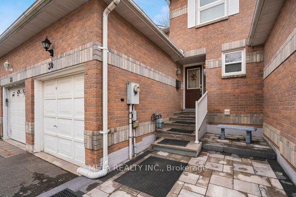 30 Steepleview Cres, House attached with 3 bedrooms, 4 bathrooms and 3 parking in Richmond Hill ON | Image 1