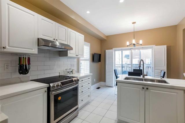 3 Horn St, House detached with 4 bedrooms, 4 bathrooms and 6 parking in Whitchurch Stouffville ON | Image 3