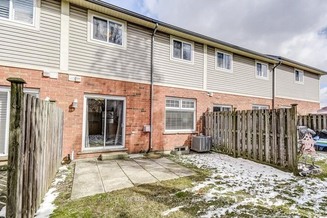 3 - 232 Stonehenge Rd, Townhouse with 3 bedrooms, 3 bathrooms and 3 parking in Hamilton ON | Image 31