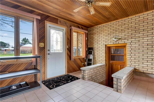 342 Meadowcrest Road, House detached with 3 bedrooms, 1 bathrooms and null parking in Kingston ON | Image 3