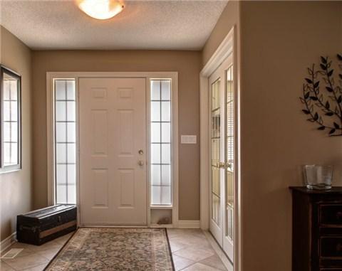 14 Fosh Crt, House detached with 2 bedrooms, 4 bathrooms and 2 parking in St. Catharines ON | Image 2
