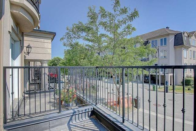 100 David Dunlap Circ, House attached with 3 bedrooms, 3 bathrooms and 3 parking in Toronto ON | Image 5