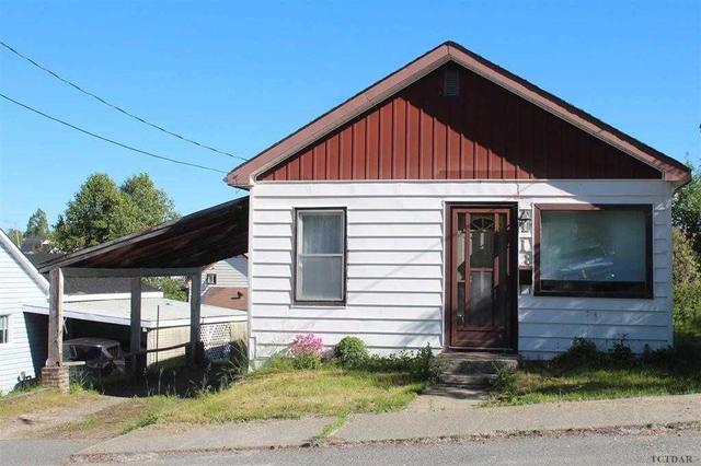 18 Rand Ave W, House detached with 3 bedrooms, 1 bathrooms and 2 parking in Kirkland Lake ON | Image 1