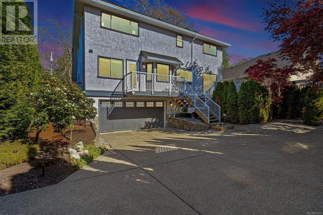 924 Deal St, House detached with 4 bedrooms, 4 bathrooms and 5 parking in Oak Bay BC | Image 66