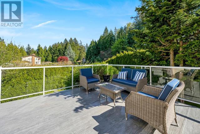 5199 Walema Crt, House detached with 5 bedrooms, 4 bathrooms and 4 parking in Saanich BC | Image 39