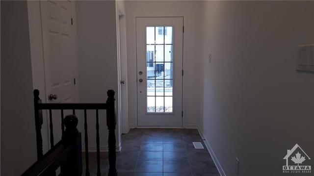 124 Camden Private, Townhouse with 3 bedrooms, 4 bathrooms and 1 parking in Ottawa ON | Image 2