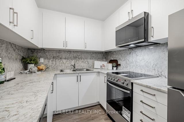 8 - 14 Marquette Ave, Townhouse with 3 bedrooms, 2 bathrooms and 1 parking in Toronto ON | Image 23