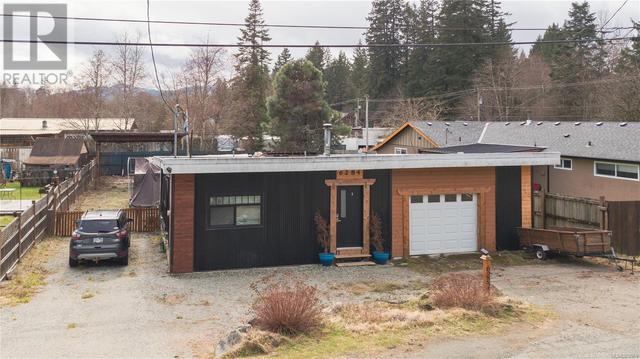 6284 Lugrin Rd, House detached with 3 bedrooms, 1 bathrooms and 4 parking in Alberni Clayoquot E BC | Image 2