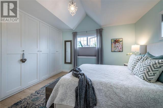 309 Bella St, House detached with 2 bedrooms, 3 bathrooms and 1 parking in Victoria BC | Image 25
