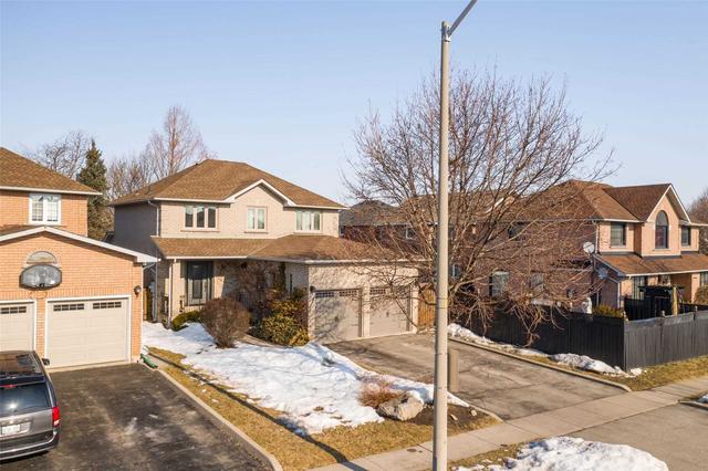 95 Niska Dr, House detached with 3 bedrooms, 4 bathrooms and 5 parking in Hamilton ON | Image 1