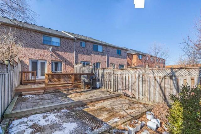 4477 Virtue Crt, House attached with 3 bedrooms, 2 bathrooms and 2 parking in Burlington ON | Image 9