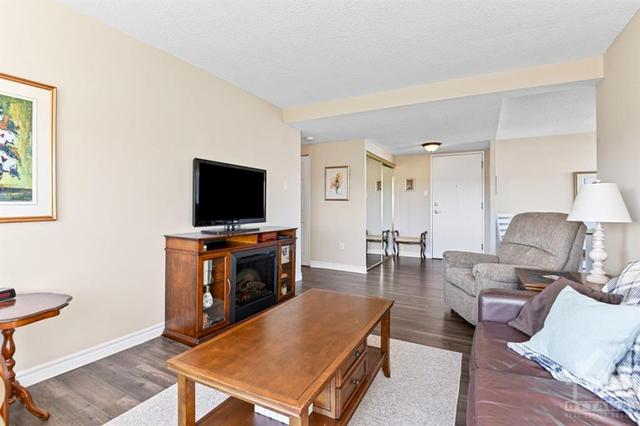 1410 - 2759 Carousel Crescent, Condo with 2 bedrooms, 2 bathrooms and 1 parking in Ottawa ON | Image 7