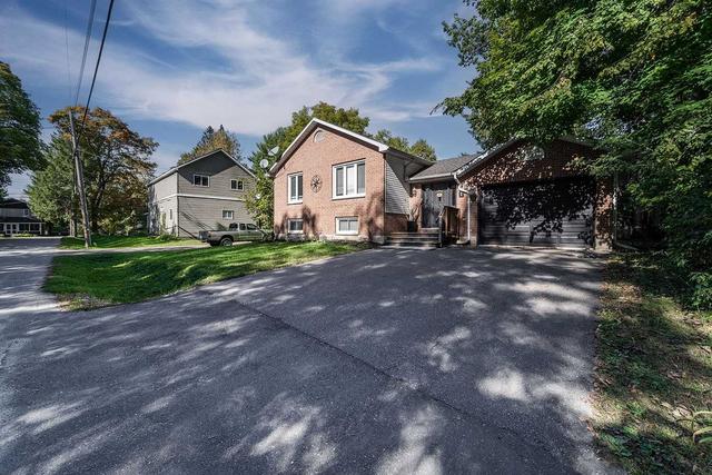 1 Harris St, House detached with 3 bedrooms, 2 bathrooms and 5 parking in Muskoka Lakes ON | Image 1