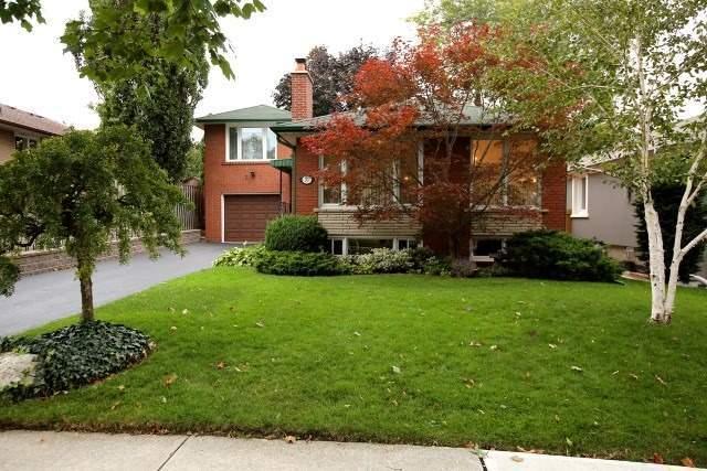 31 Risdon Crt, House detached with 3 bedrooms, 3 bathrooms and 2 parking in Toronto ON | Image 3