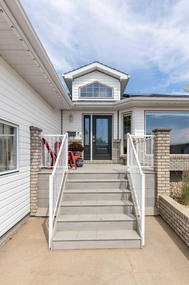 64 Scott Green Se, House detached with 4 bedrooms, 3 bathrooms and 3 parking in Medicine Hat AB | Image 3