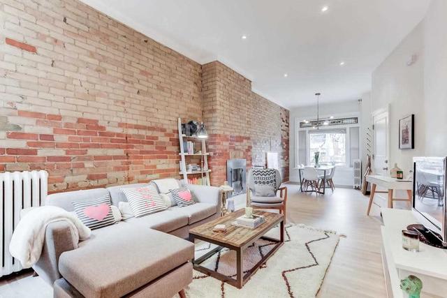 1 - 122 Brunswick Ave, House attached with 1 bedrooms, 1 bathrooms and 1.5 parking in Toronto ON | Image 11