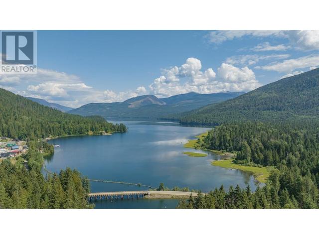 1195 & 1153 Sugar Lake Road, House detached with 2 bedrooms, 2 bathrooms and 25 parking in North Okanagan E BC | Image 11