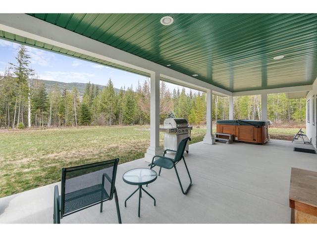 2550 Pass Creek Road, House detached with 3 bedrooms, 2 bathrooms and null parking in Central Kootenay I BC | Image 26