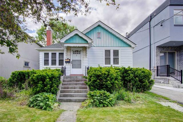18 Thirtieth St, House detached with 2 bedrooms, 2 bathrooms and 5 parking in Toronto ON | Image 13