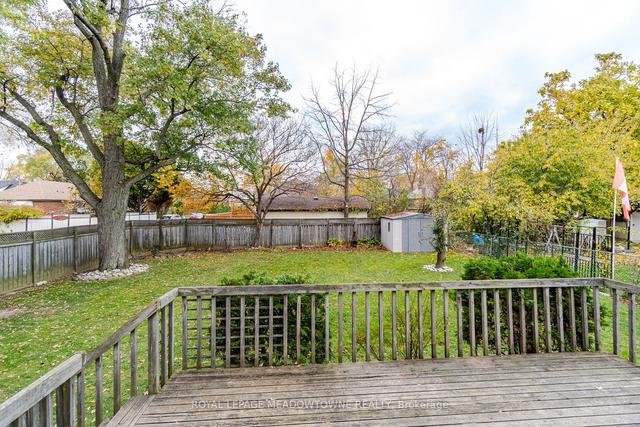 274 West 2nd St, House detached with 3 bedrooms, 1 bathrooms and 3 parking in Hamilton ON | Image 20