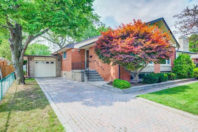 14 Landigo Dr, House detached with 3 bedrooms, 2 bathrooms and 3 parking in Toronto ON | Image 1