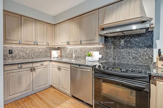 11 East St, Townhouse with 2 bedrooms, 3 bathrooms and 2 parking in Oakville ON | Image 3