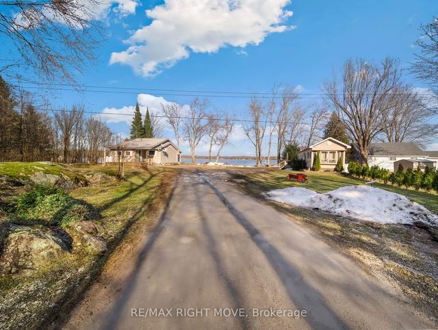 6185 Rama Dalton Boundary Rd, House detached with 2 bedrooms, 1 bathrooms and 30 parking in Kawartha Lakes ON | Image 1