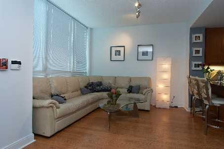 th108 - 90 Absolute Ave, Townhouse with 3 bedrooms, 2 bathrooms and 2 parking in Mississauga ON | Image 2