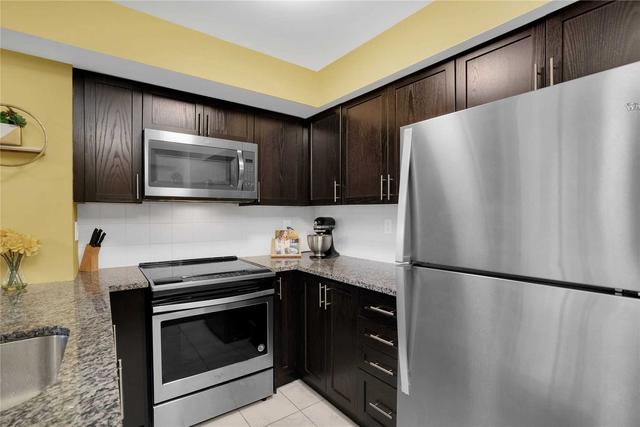 103 - 3 Applewood Lane W, Townhouse with 2 bedrooms, 1 bathrooms and 1 parking in Toronto ON | Image 5