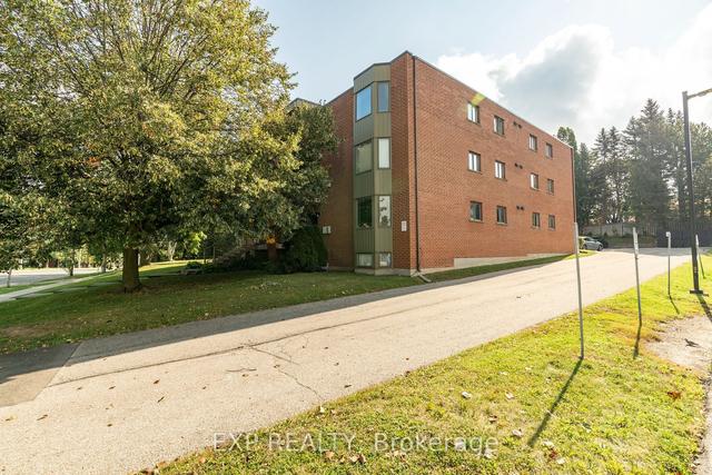 203 - 401 Erb St W, Condo with 2 bedrooms, 2 bathrooms and 1 parking in Waterloo ON | Image 12