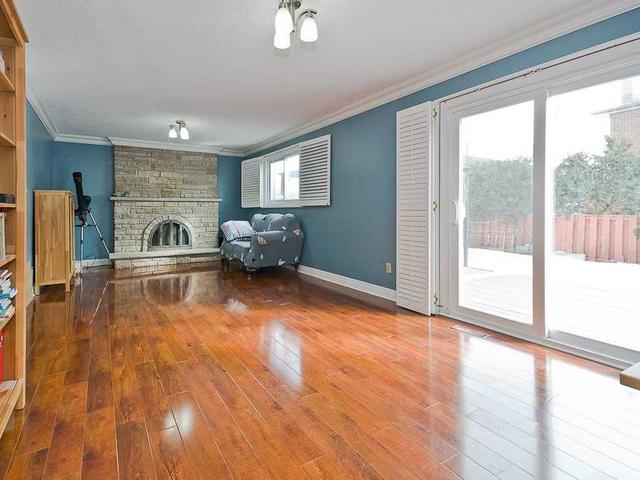 215 Wintermute Blvd, House detached with 4 bedrooms, 3 bathrooms and 4 parking in Toronto ON | Image 10