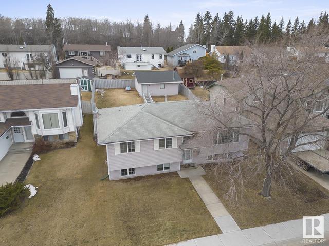1003 11 St, House detached with 4 bedrooms, 3 bathrooms and null parking in Cold Lake AB | Image 29
