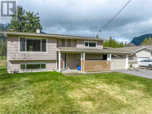 145 Columbia Park Drive, House detached with 2 bedrooms, 2 bathrooms and null parking in Revelstoke BC | Image 26