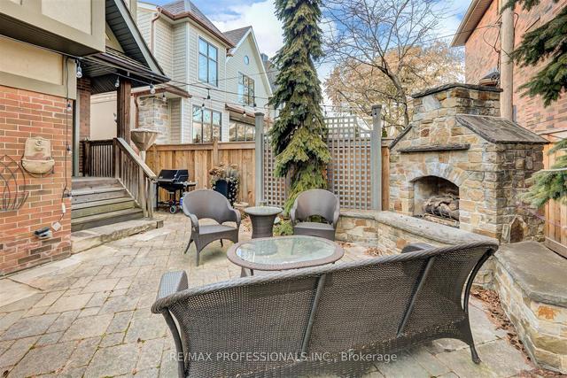 231 Grenview Blvd S, House detached with 3 bedrooms, 3 bathrooms and 2 parking in Toronto ON | Image 32