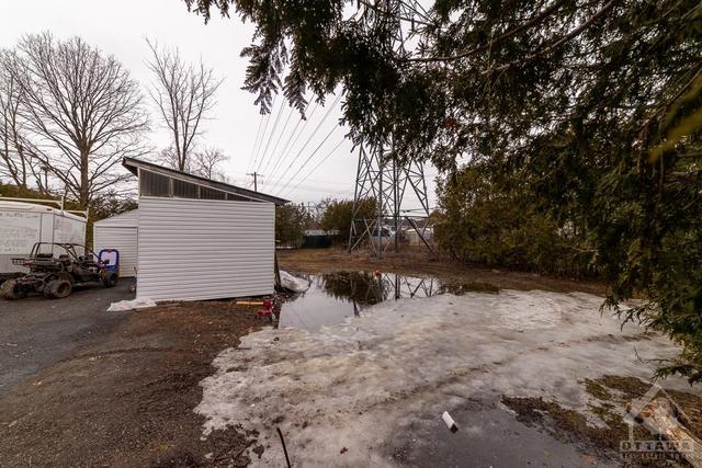 51 Norice Street, House detached with 3 bedrooms, 3 bathrooms and 5 parking in Ottawa ON | Image 4