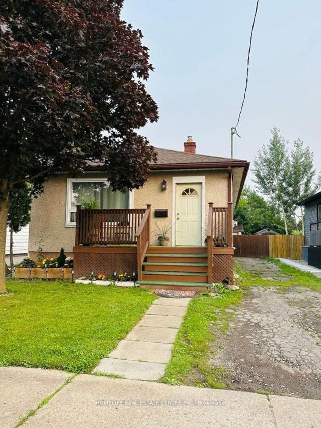 10 Parkwood Dr, House detached with 2 bedrooms, 1 bathrooms and 3 parking in St. Catharines ON | Image 1