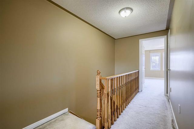 1295 Treeland St, House attached with 2 bedrooms, 4 bathrooms and 3 parking in Burlington ON | Image 3
