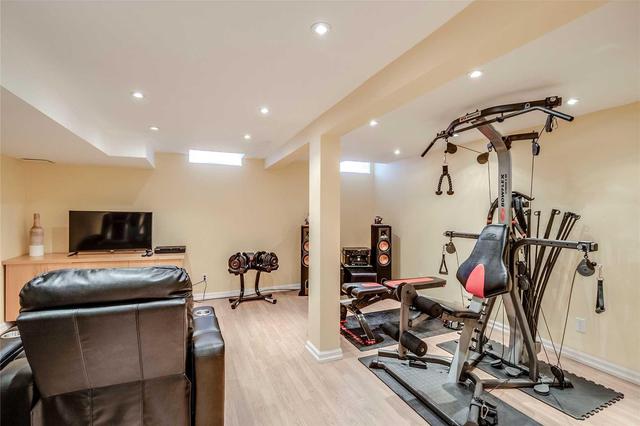 89 Glenashton Dr E, House semidetached with 3 bedrooms, 3 bathrooms and 2 parking in Oakville ON | Image 11